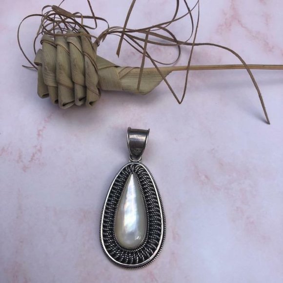 .925 Sterling Silver Pear Shape Mother of Pearl Cabochon Large Pendant - Picture 1 of 5